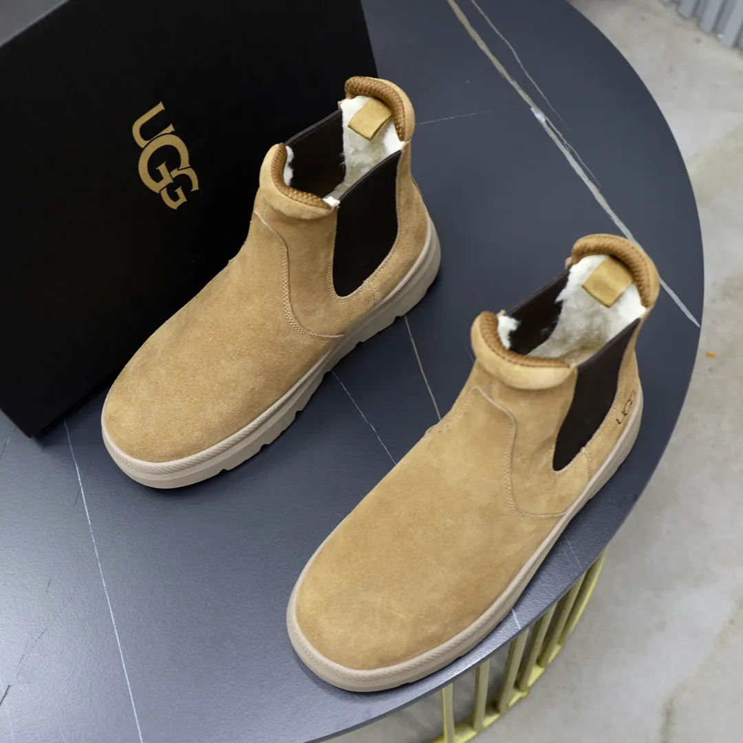 Ex-factory price: 540💰Thick wool imported from Australia Brand: UGG genuine purchase Size: 39-44 (45 customized) Grade: Official website 1:1 Material: First layer of genuine leather waterproof and antifreeze upper Real wool lining Original non-slip and wear-resistant outsole Style category: Men's casual shoes Trendy style Comfortable on the feet Color: Official website color synchronization